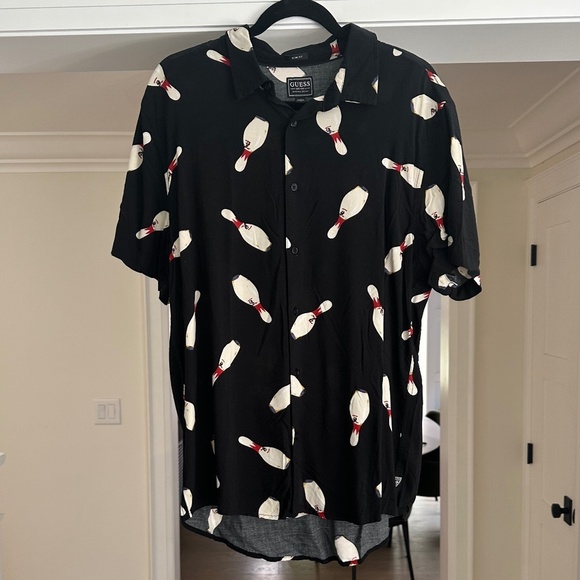 Men's GUESS Slim Fit Short Sleeve Collared Bowling Shirt - Size Men's L - Picture 1 of 14